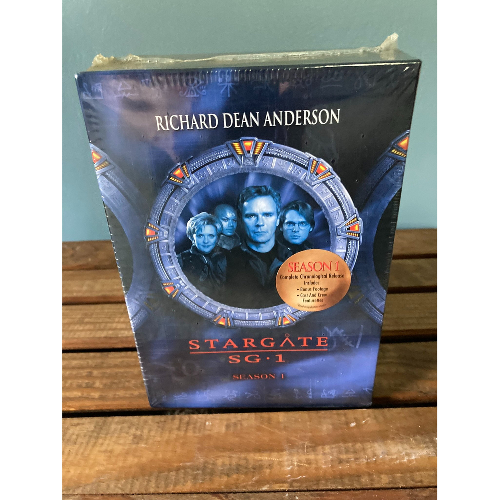Stargate SG-1 season 1 new factory sealed 5 disk set